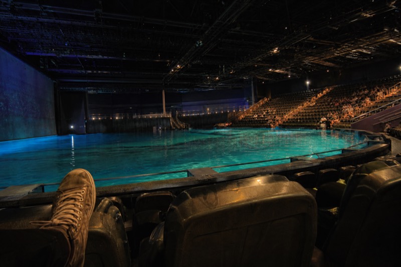 Close-View Premium Seat